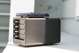 Illustration for article titled Drobo Storage Robot Review (Verdict: Great Concept, But Wait For V2.0)